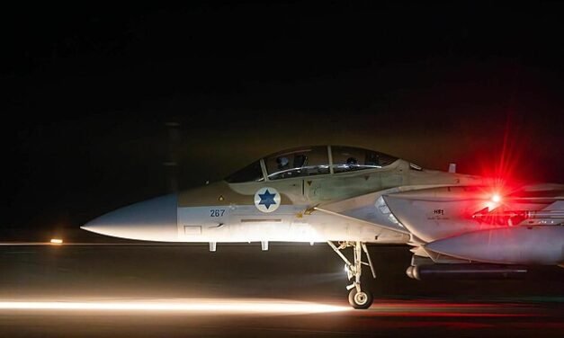 Airlines Scramble as Israel’s Iran Strikes Shut Middle East Airspace