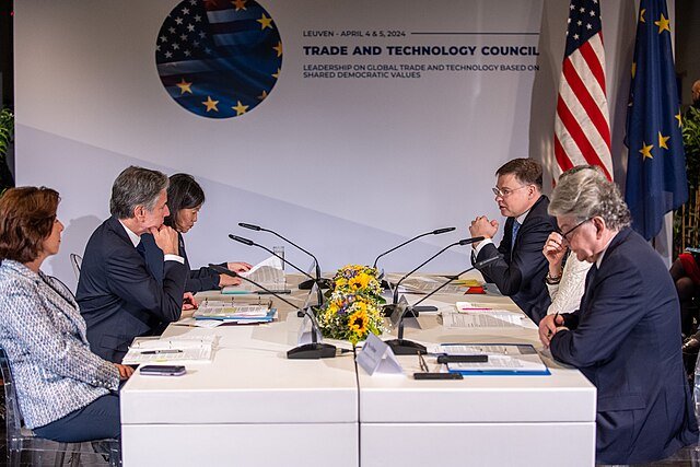 US and EU Trade Negotiators Face Off in Paris Over Tariff Tensions